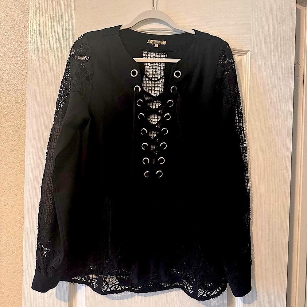Gorgeous lace detail, corset front tie blouse